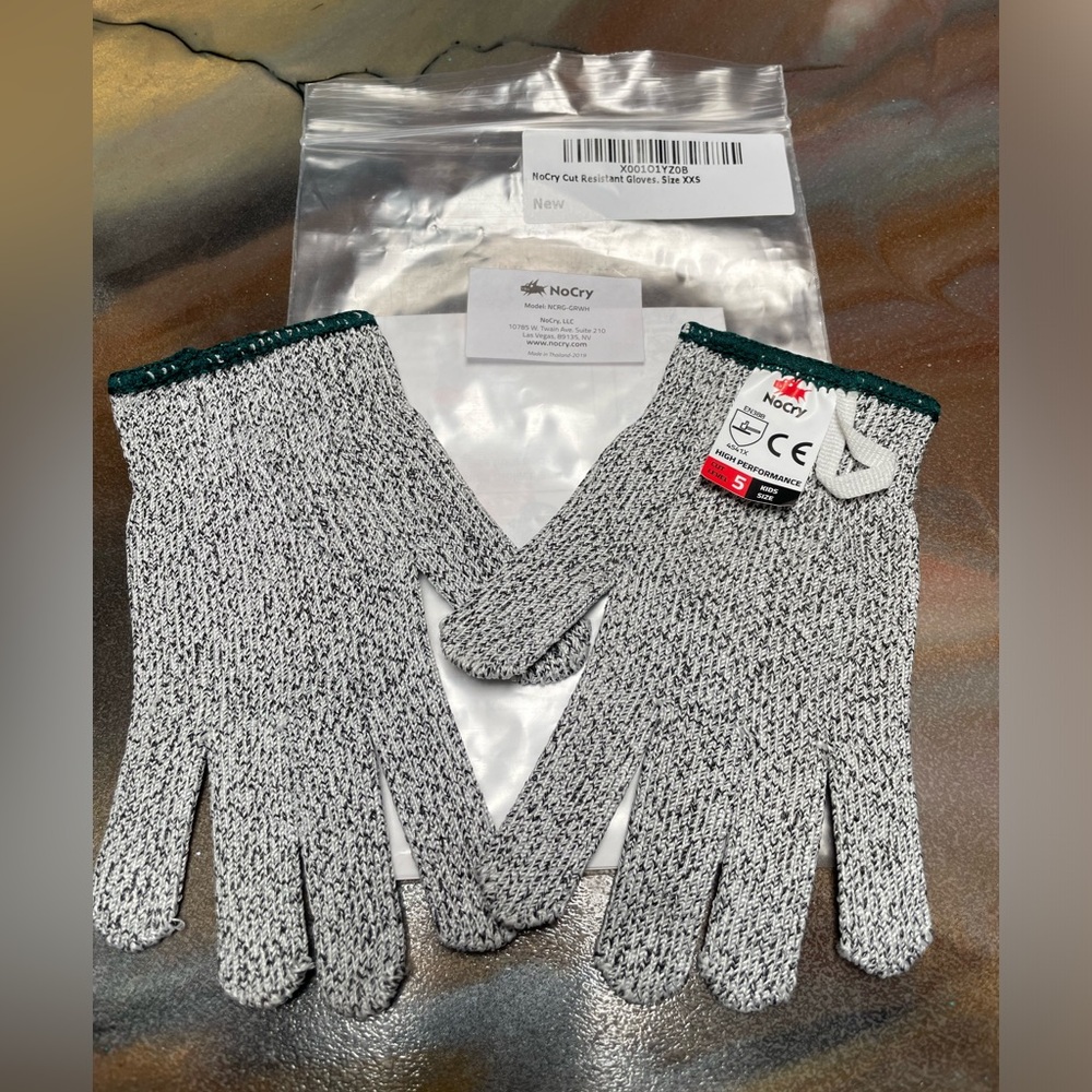 ❤️‍🔥3/$15❤️‍🔥NoCry Kids Cutting Gloves - Size XXS (4-7 Years) - Gray/White - NWT